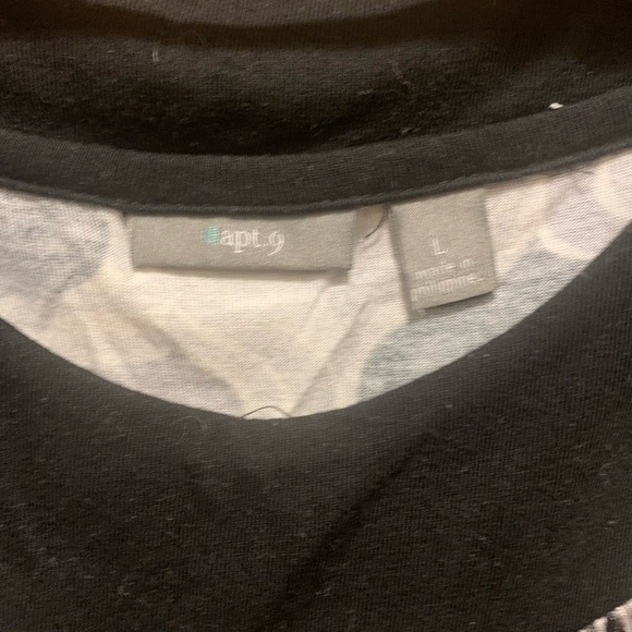 Apt 9 —3/4 sleeve Geometric Pattern Shirt - Picture 2 of 3